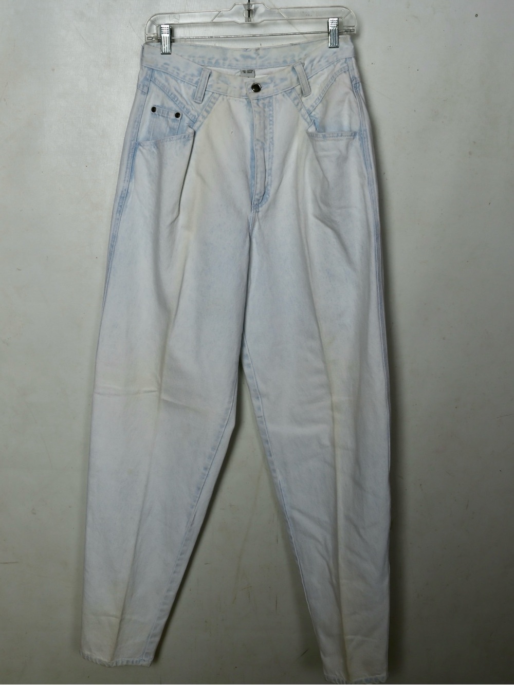 Zena White High-Waist Pleated Jeans
